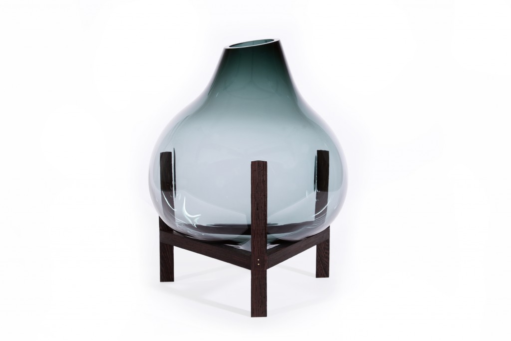 Smoke Triangle Vase by Studio & Thier Van Daalen, Dutch Creative Industries