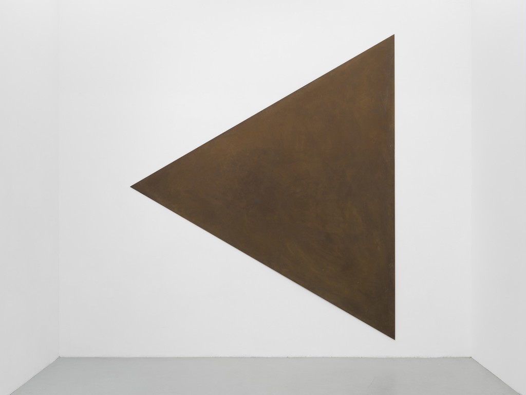 Richard Serra: Untitled (1978). Corten steel equilateral triangle 335 cm length of each side of the triangle; depth 0.6 cm. © 2015 Artists Rights Society (ARS), New York, DACS, London. Courtesy Hauser & Wirth.
