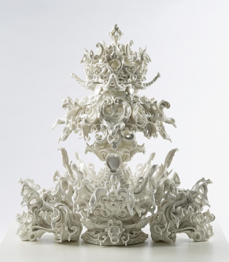 Katsuyo Aoki. Loom (2013). Porcelain. Size 75 x 65 x 65 cm.