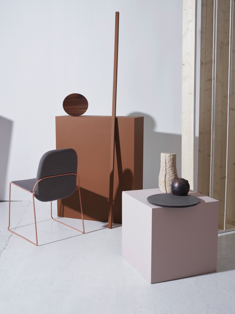 "Trace" wooden platter by Sverre Uhnger; "Changing Perspective" wood and bronze objects by Elin Hedberg; "Dais" stoneware platter by Kristine Bjaadal; "Archie" stackable chair by Runa Klock (styled by Kråkvik & D’Orazio; photo by Siren Lauvdal)