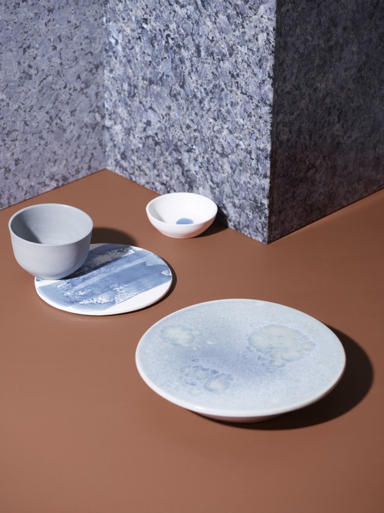 "Steinlav" stoneware plate by Anette Krogstad; "Tillit" stoneware bowl by Sara Skotte (styled by Kråkvik & D’Orazio; photo by Siren Lauvdal)