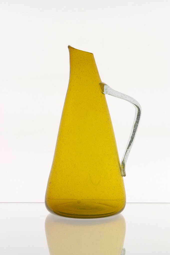 Hans Theo Baumann - Pitcher (1950). Manufacturer: Glashütte Lamberts, Waldsassen. Glass. Donation of the designer. Photo:  Die Neue Sammlung – The Design Museum (A. Laurenzo)