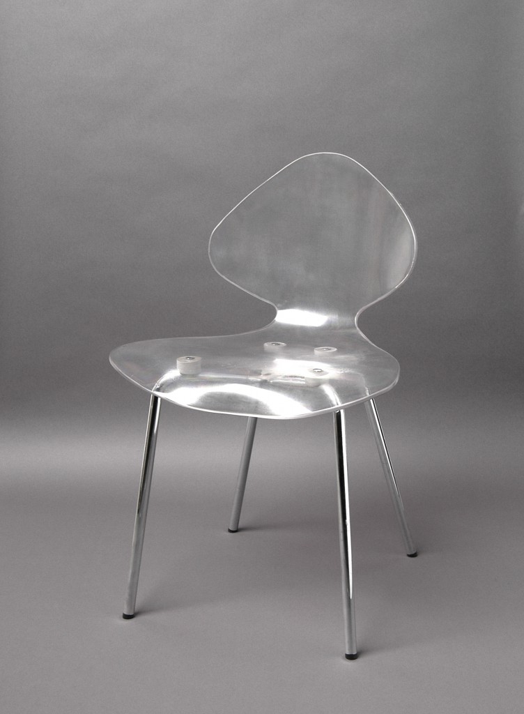 Hans Theo Baumann - Plastic Chair "VB 101w" (1952/1953). Manufacturer: Vitra GmbH, Weil am Rhein. Plastic, metal. Donation of the designer. Photo: Die Neue Sammlung – The Design Museum (A. Laurenzo)