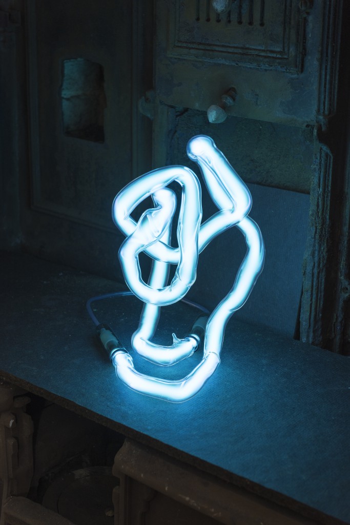 Neon table light by Jochen Holz