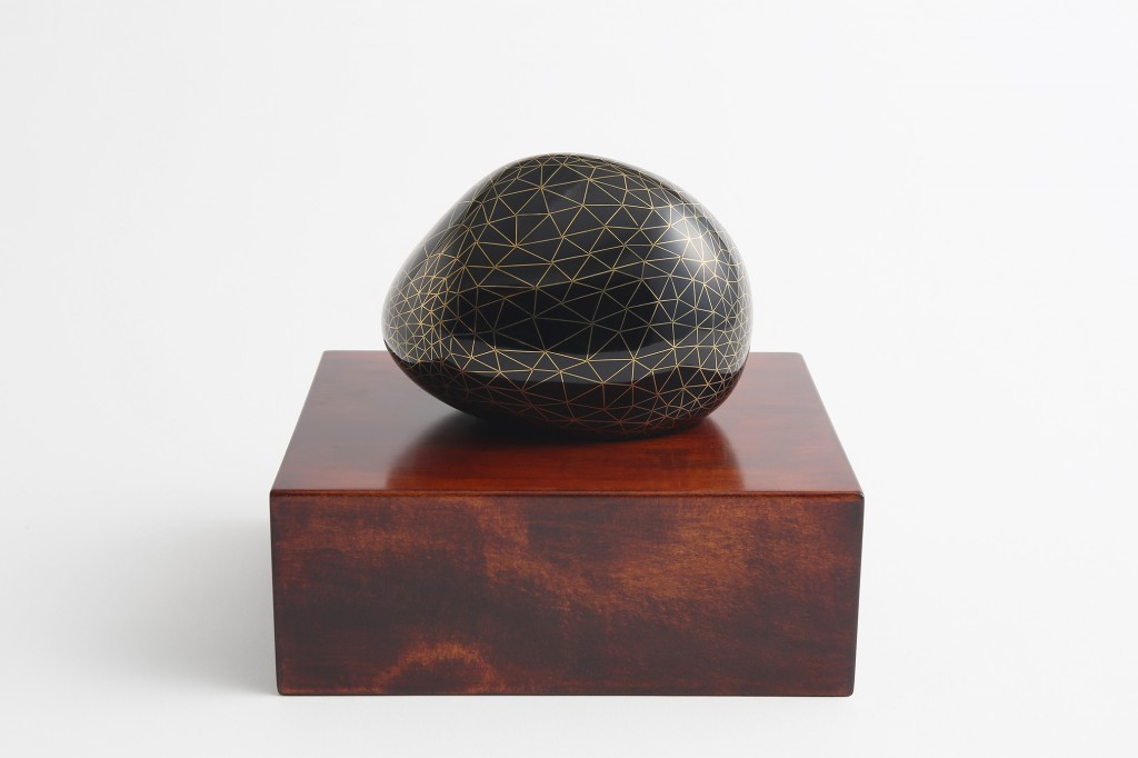 Stone Lattice #3 (2016) by Genta Ishizuka in Urushi (Japanese lacquer), stone, brass, wood. Photo: Takeru Koroda / Artcourt Gallery.