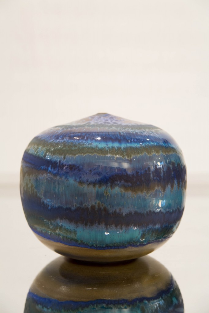 Pot bleu: dimensions 20 x 80 cm / 2010