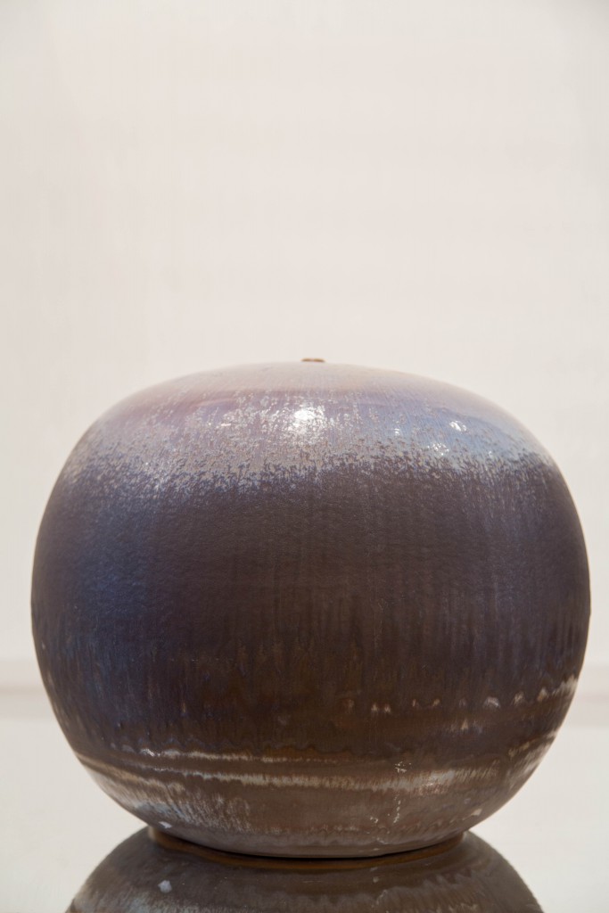 Pot bleu mauve: dimensions 26 x 91 cm / 2010