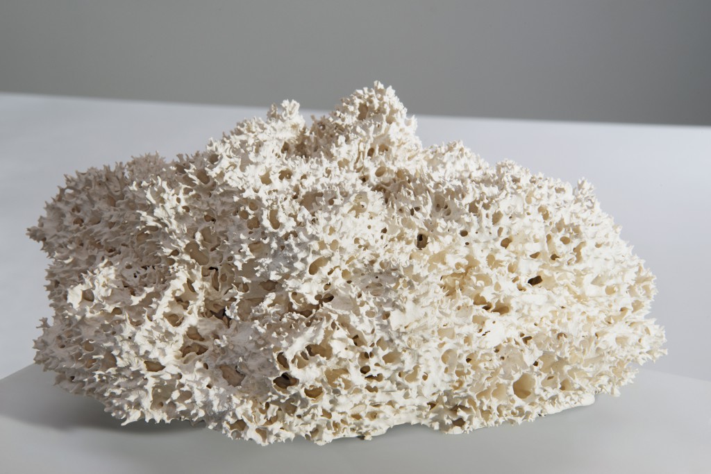 Cleansing by Studio Achermann Natural sponge in dipped and sintered SaphirKeramik, 15 × 22 × 27 cm