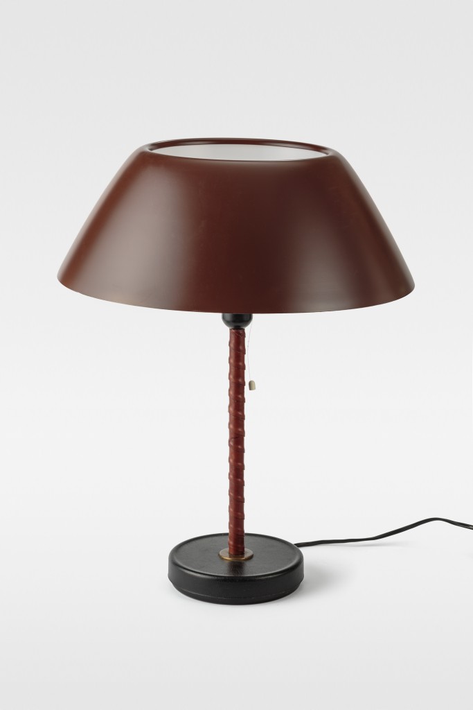 Lisa Johansson-Pape, Table lamp, leather, metall, 1950s, Orno. Photo: Rauno Träskelin