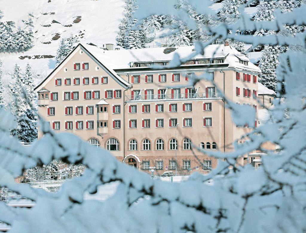 Gucci: NOMAD ST. MORITZ: Artists In Flux - A Special Project Powered By  Gucci - Luxferity